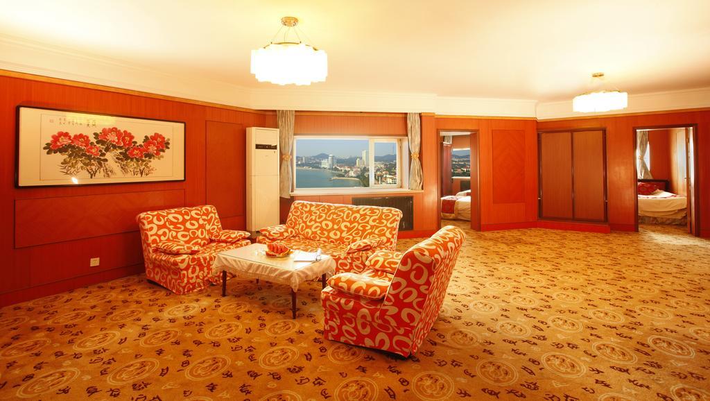 Donghai Grand Hotel Qingdao Zimmer foto